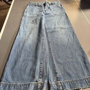 Women’s high-rise wide leg jeans